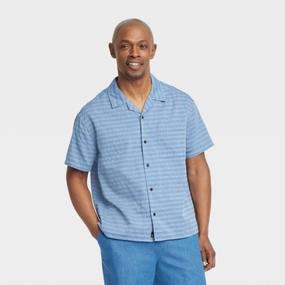 Houston White Short Sleeve Button-Down
Camp Shirt Blue Denim Notched Collar new - Picture 1 of 5